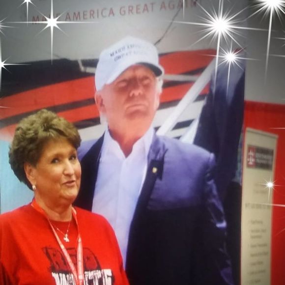 Meet your Posher, Debbie - Picture 1 of 1